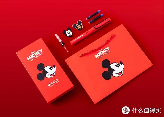 三款联名钢笔礼盒,外观精美,限量版,文化与品味的象征