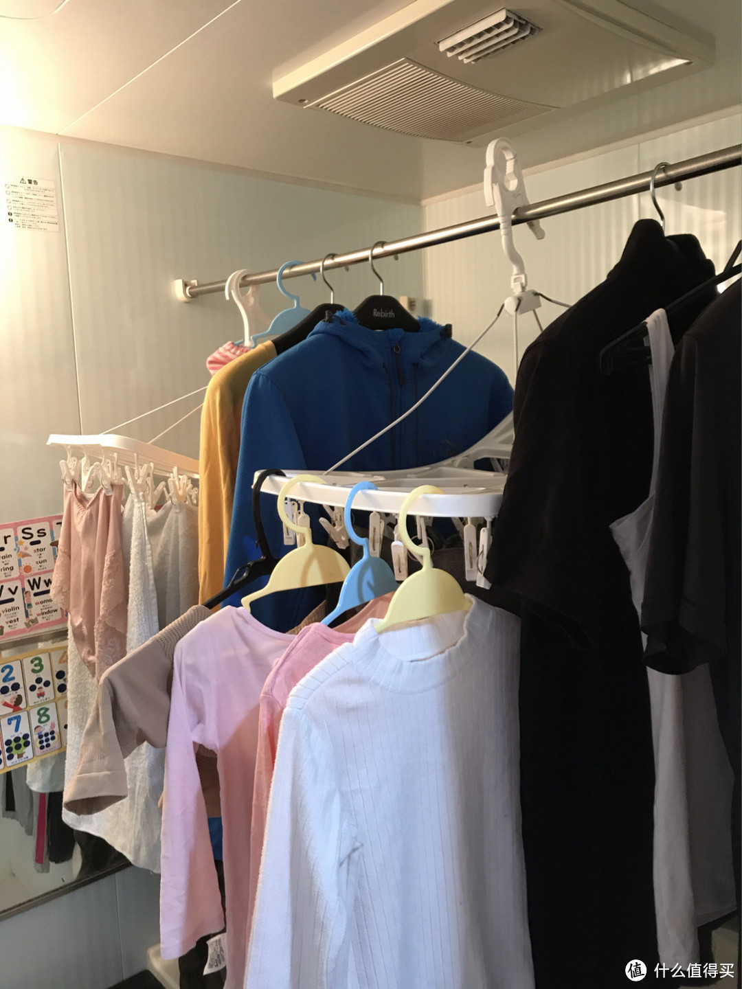 阳台不晾衣服,晾在哪儿?学学日本人,这样装阳台好看又实用!